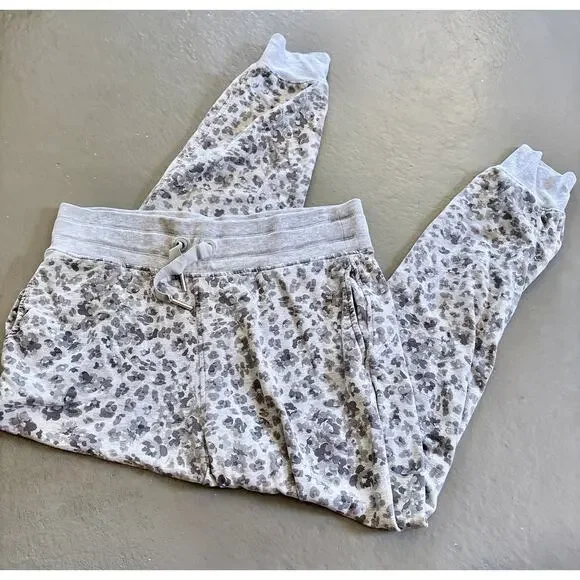 Athleta Balance Jogger Gray Cheetah Print Sweatpants Small - Picture 2 of 11